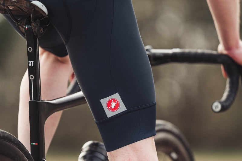 Close up showing Castelli logo on the back of the Entrata bib shorts Close up showing Castelli logo on the back of the Entrata bib shorts